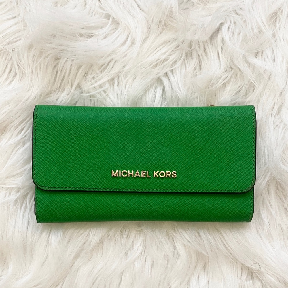MICHAEL KORS. GREEN. WALLET ❤️❤️❤️